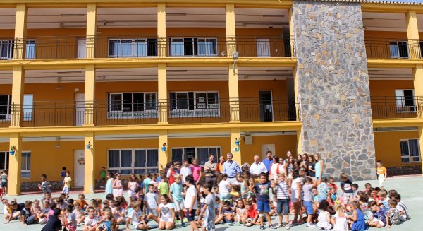 Estepona ejecuta 120 obras de mejora en los colegios durante los meses de verano