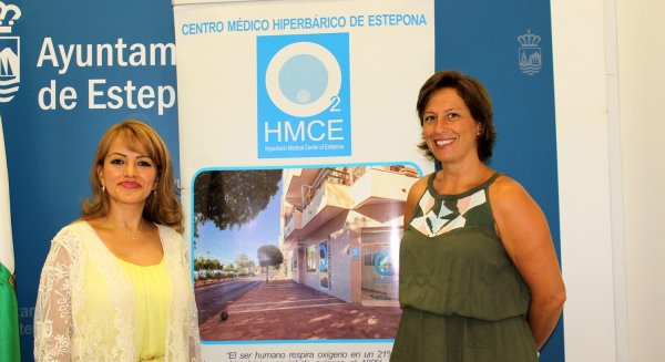 Estepona renueva el convenio con el Centro Hiperbárico para seguir atendiendo a personas con escasos recursos