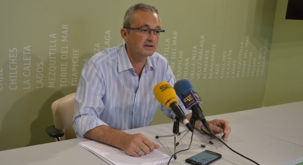 Más de 2.000 menores de Vélez-Málaga se benefician de las ayudas de cheque-libro para el presente curso