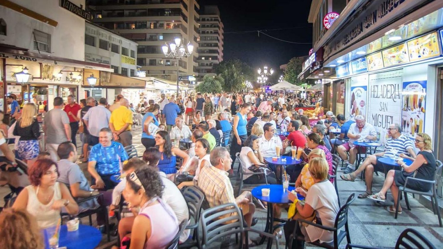 El paro disminuye en Torremolinos más de un cinco por ciento en agosto