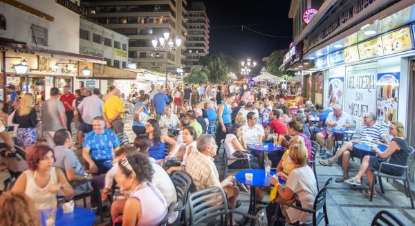 El paro disminuye en Torremolinos más de un cinco por ciento en agosto