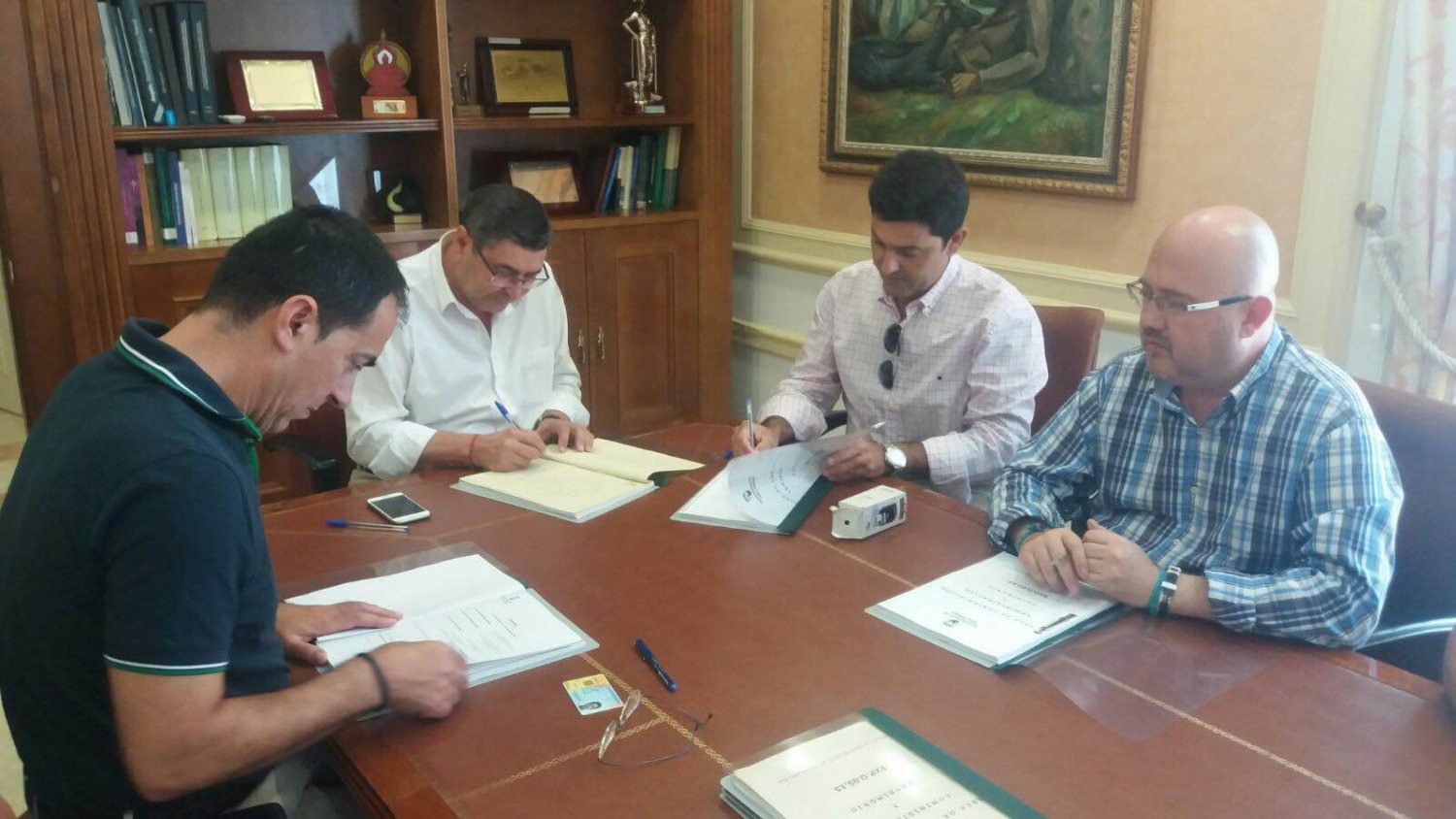 Torre del Mar firma el contrato para la segunda fase de las obras de Calle Princesa