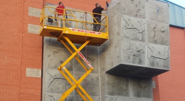Estepona acomete obras de mejora en el rocódromo del polideportivo El Carmen