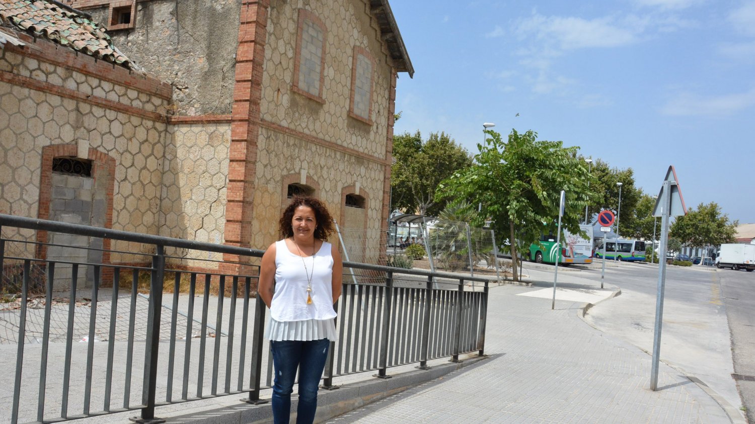 Licitan los trabajos de reforma de la antigua estación de ferrocarril de Vélez-Málaga para adaptarla como estación de autobuses