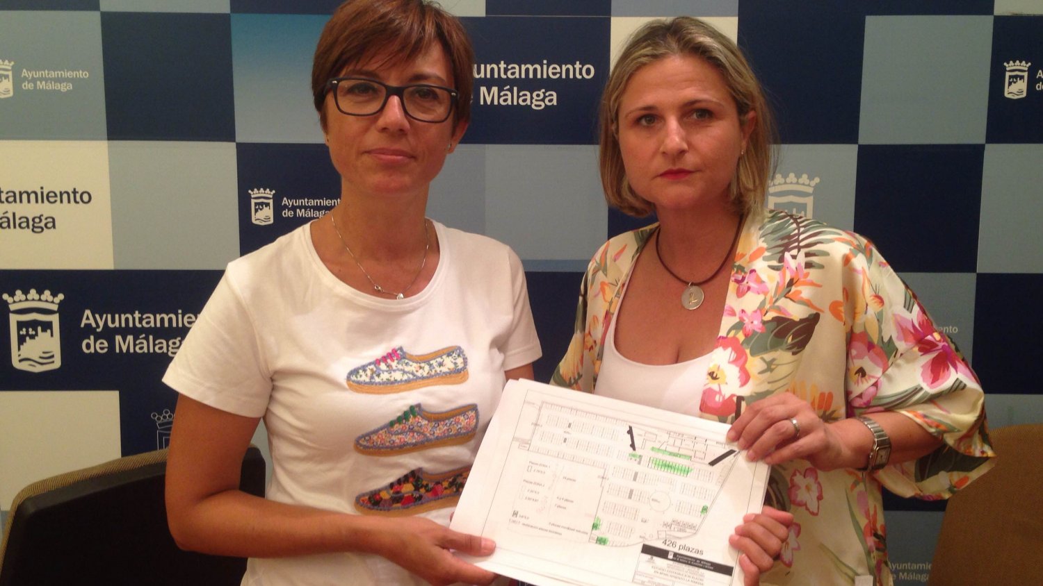 El PSOE rechaza la ampliación de plazas de aparcamiento en la plaza de la Marina por considerarlo insuficiente