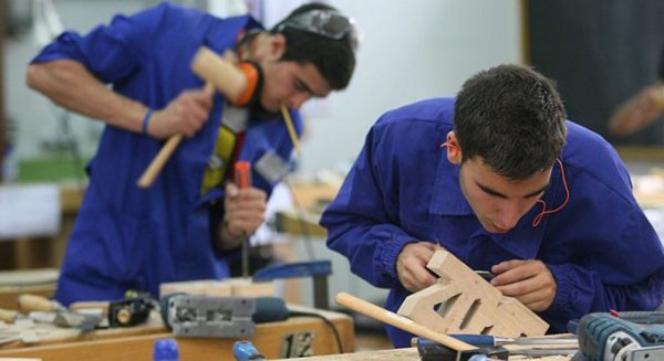 Más de 727.000 menores de 30 años se benefician de las medidas para impulsar el empleo juvenil