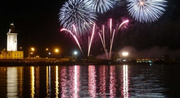 El espectáculo de fuegos artificiales marcará el inicio de la Feria Málaga 2016