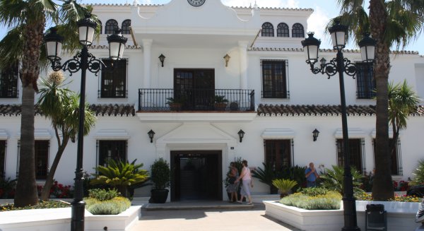 Mijas devuelve 25.000 euros de una subvención al no poder justificar una factura gestionada por el Partido Popular