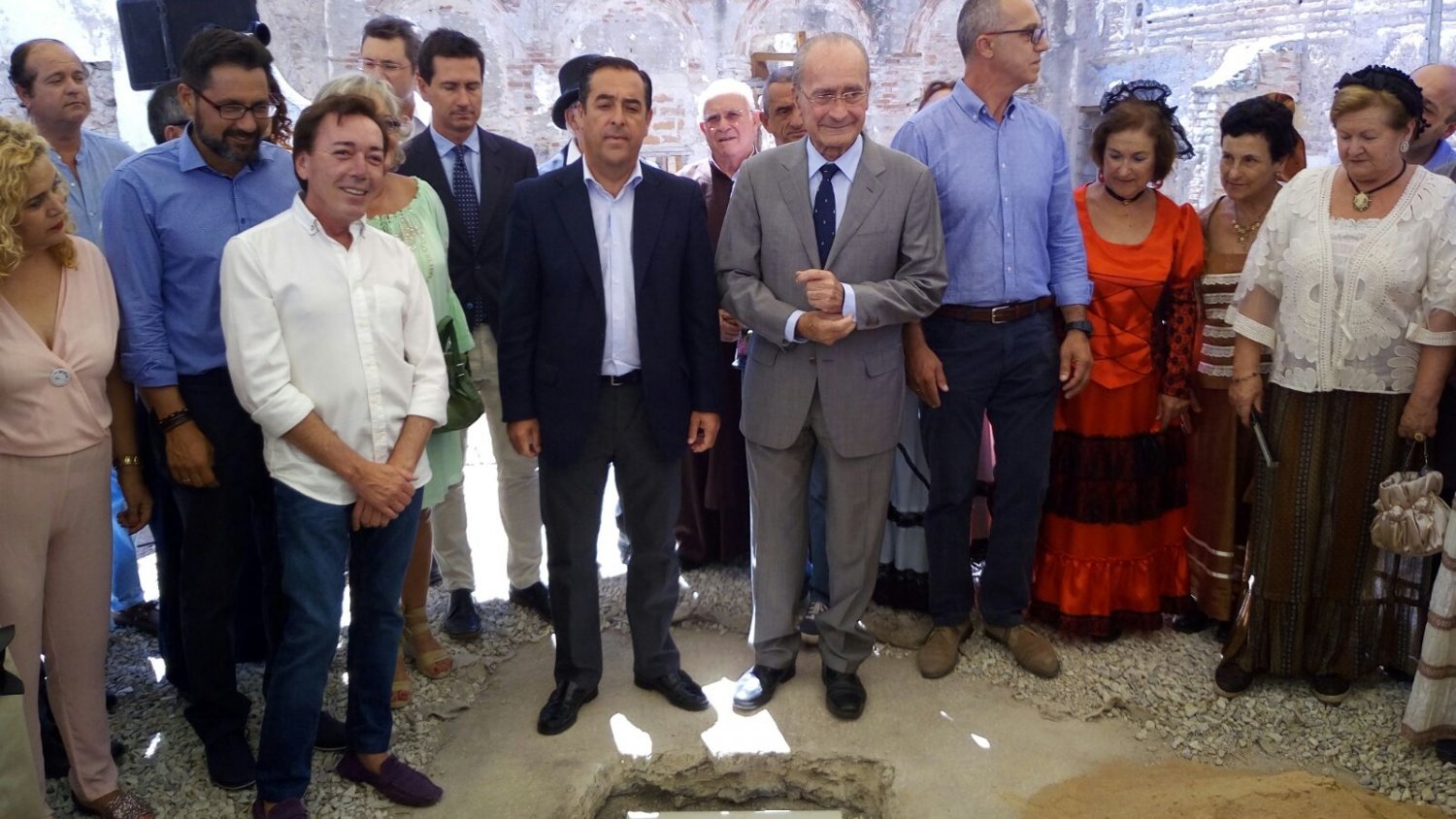 De la Torre coloca la primera piedra de las obras de rehabilitación del Convento de San Andrés