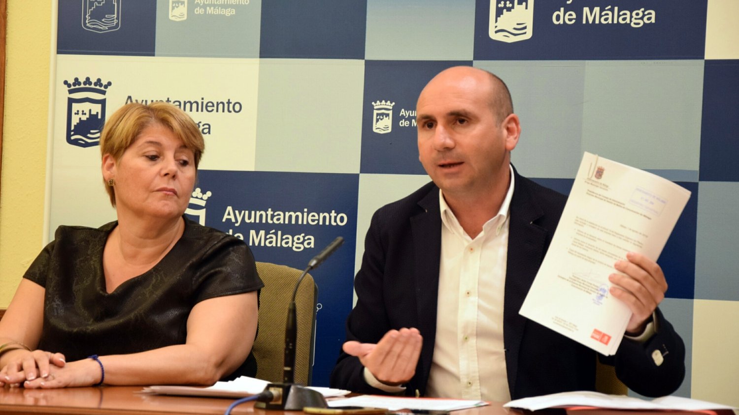 El PSOE culpa a De la Torre de los escándalos en Onda Azul y le pide que asuma responsabilidades