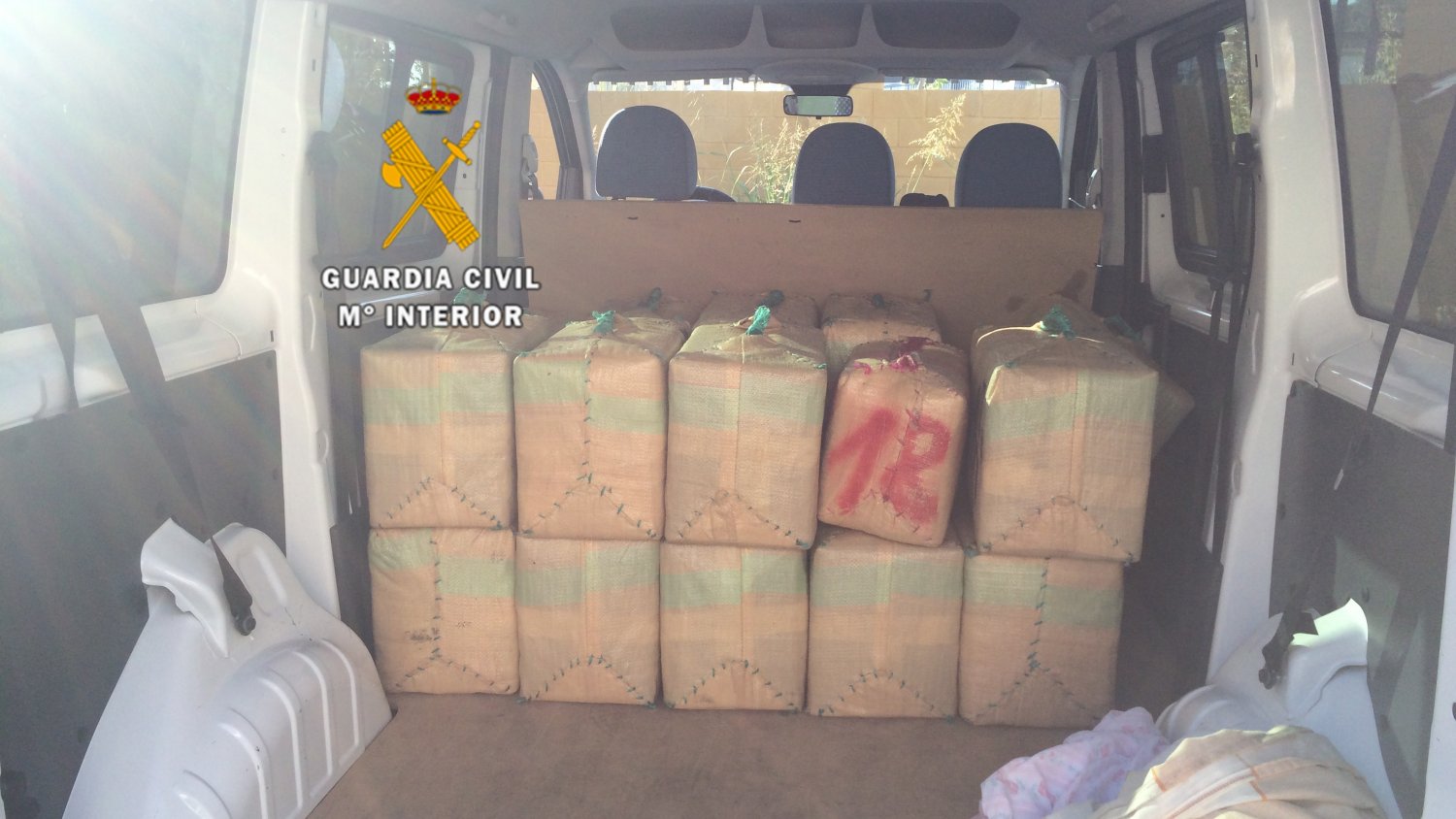 Detienen a una persona que portaba ocultos 588 kg de hachís en el vehículo en el que viajaba