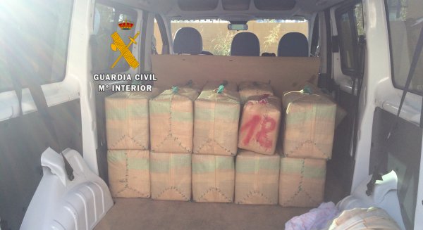 Detienen a una persona que portaba ocultos 588 kg de hachís en el vehículo en el que viajaba