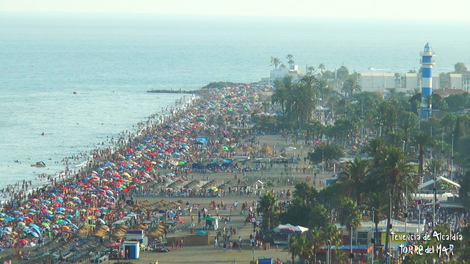 250.000 personas se dan cita en Torre del Mar para contemplar el Festival Aéreo Internacional Air Show