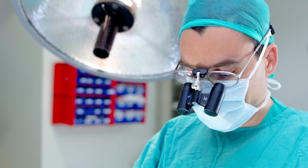 El Hospital Vithas Parque San Antonio aplica una técnica pionera que reduce la mortalidad en el tratamiento de aneurisma de aorta
