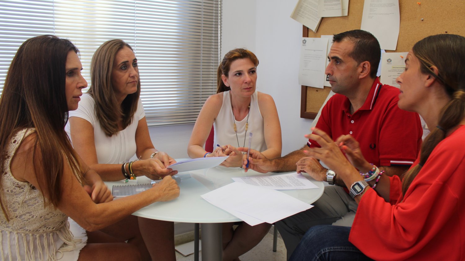 El programa Mujer Activa firma su primer convenio con la empresa CLECE en Mijas