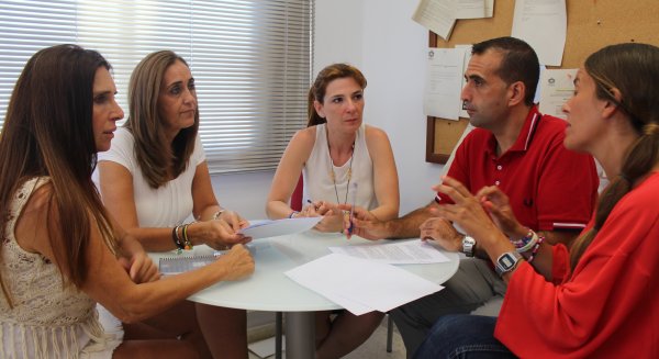 El programa Mujer Activa firma su primer convenio con la empresa CLECE en Mijas