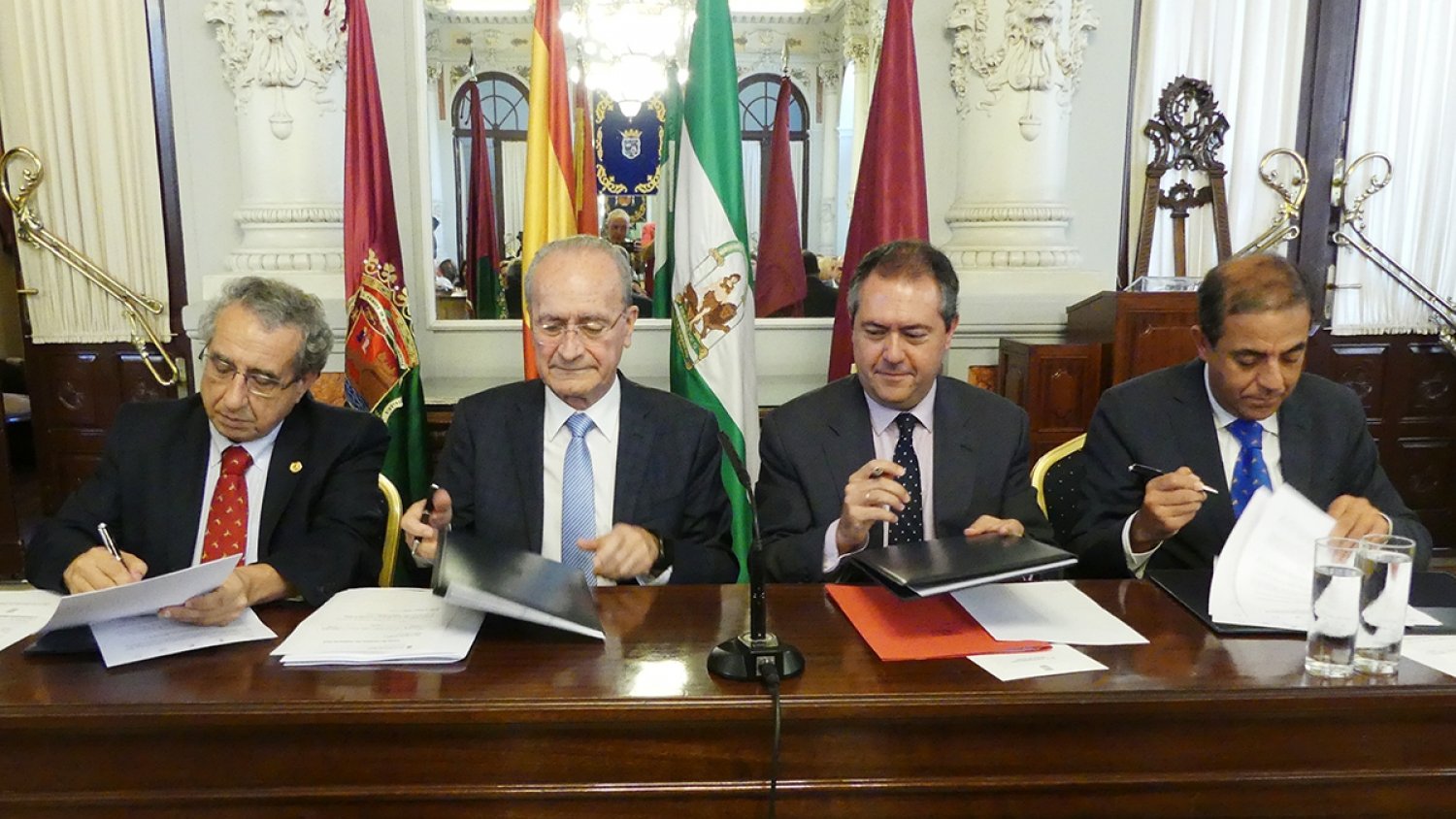 Los ayuntamientos de Sevilla y Málaga se unen a Andalucía TECH para crear un gran laboratorio urbano de proyectos