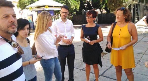El PSOE exige una mejora de las condiciones laborales para los informadores turísticos