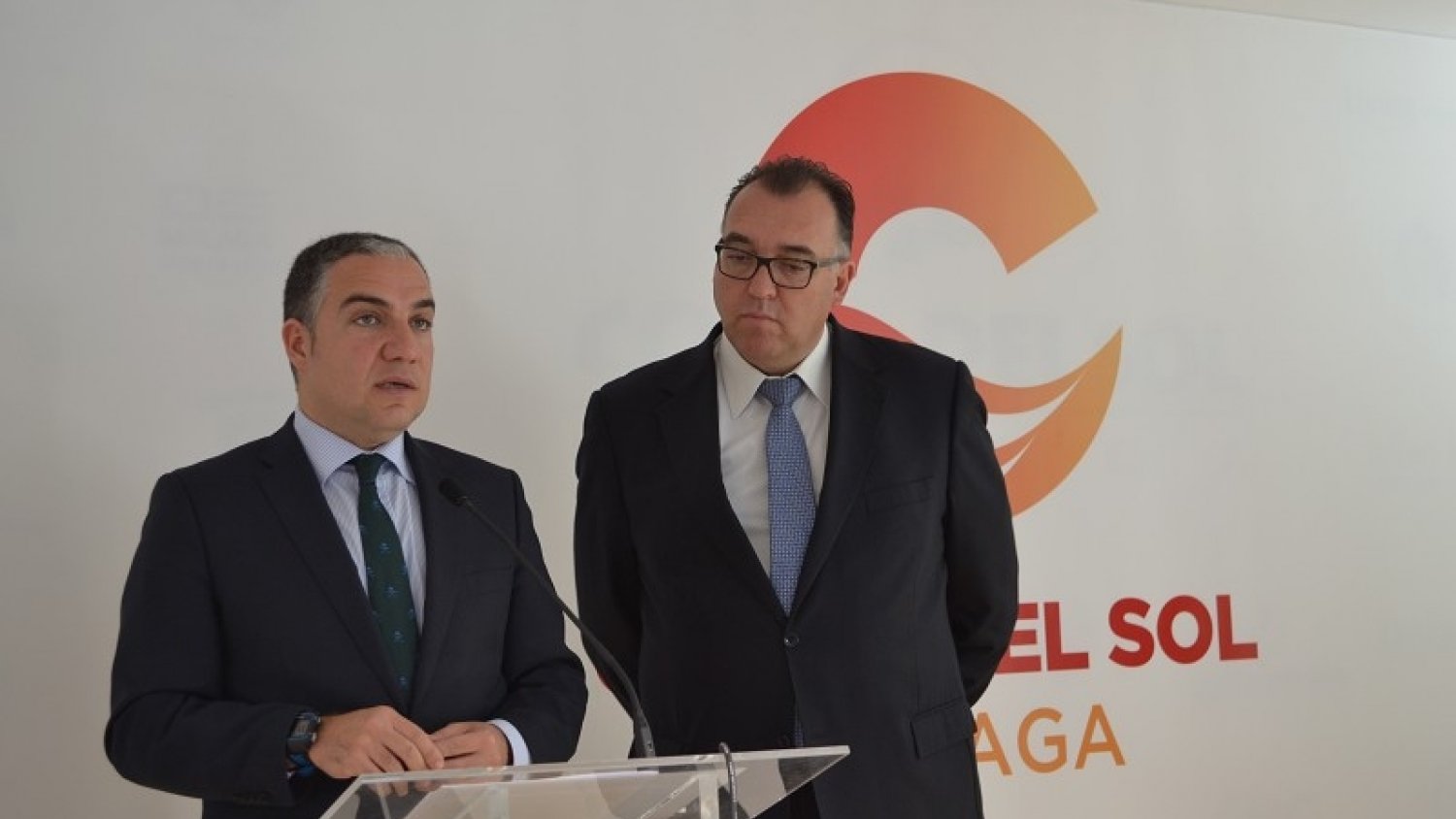 Bendodo ofrece al resto de grupos de la Diputación entrar en el gobierno 