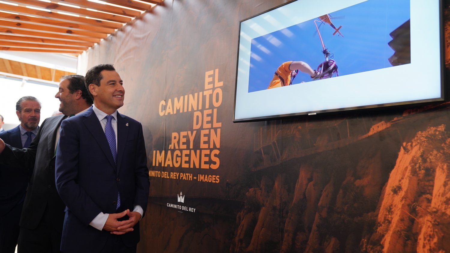 Moreno afirma que el Caminito del Rey de Málaga es referente de la economía de la comarca