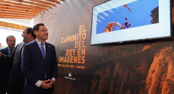 Moreno afirma que el Caminito del Rey de Málaga es referente de la economía de la comarca