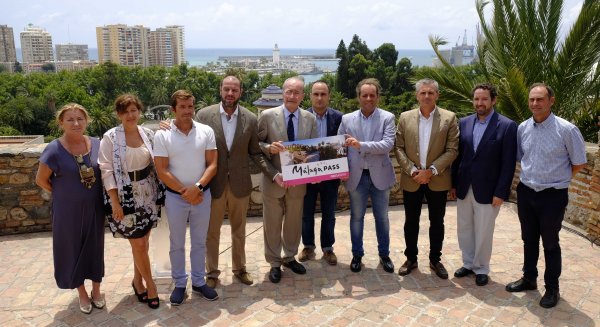 Turistas y visitantes ya disponen de la tarjeta 'Málaga Pass'