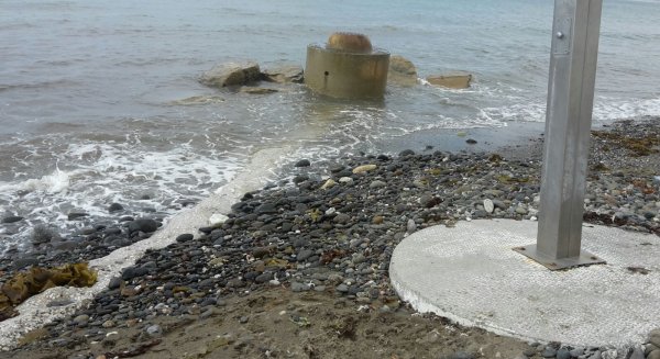 El PSOE de Estepona se hace eco de las quejas vecinales por el estado de las playas