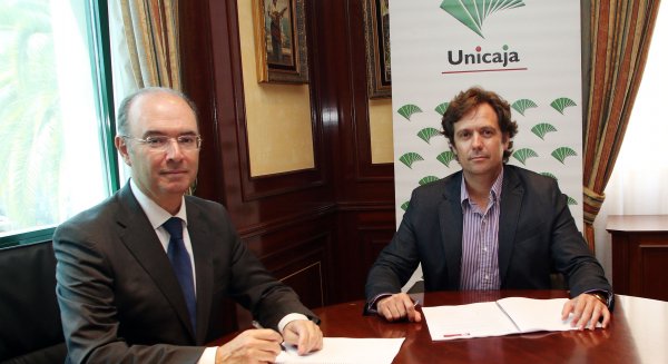 Unicaja firma un acuerdo con AJE para financiar a empresarios malagueños