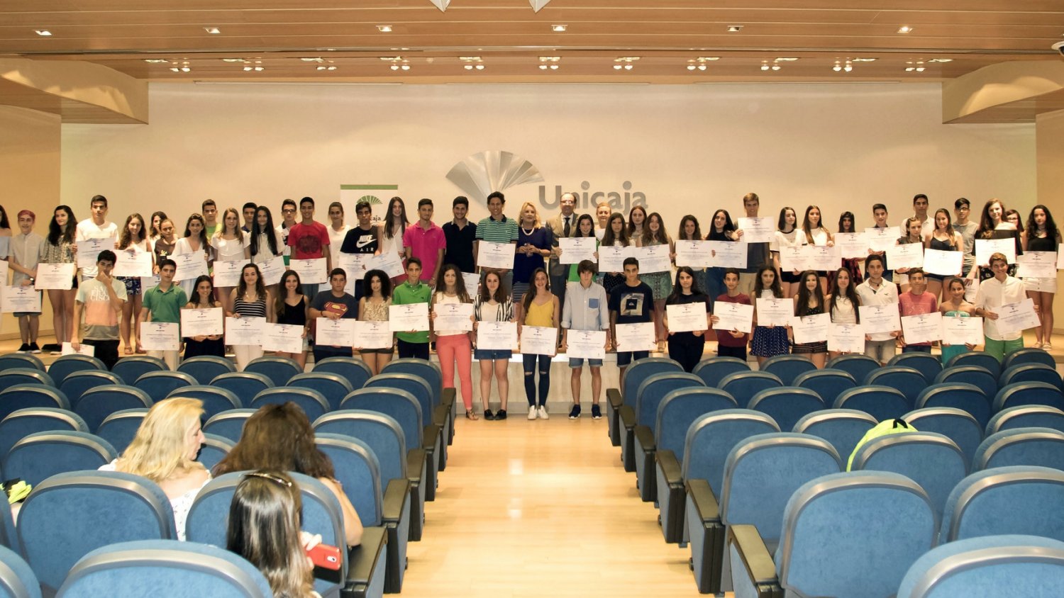 Más de un centenar de jóvenes participan con Unicaja en un programa de convicencia de EEUU