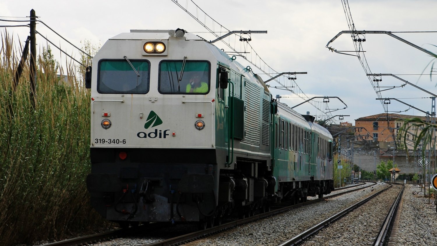 Adif realizará mejoras en la fachada de la estación de Bobadilla, en Málaga