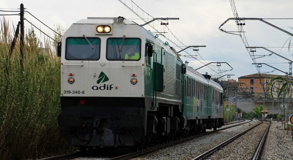 Adif realizará mejoras en la fachada de la estación de Bobadilla, en Málaga