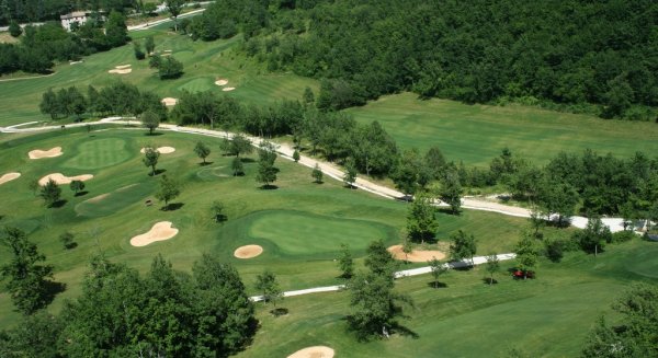Los campos de la Costa del Golf ofrecen ventajas para la práctica de este deporte