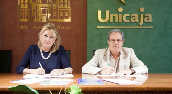 Unicaja colabora con la asociación 'Amigos de la Barca de Jábega'