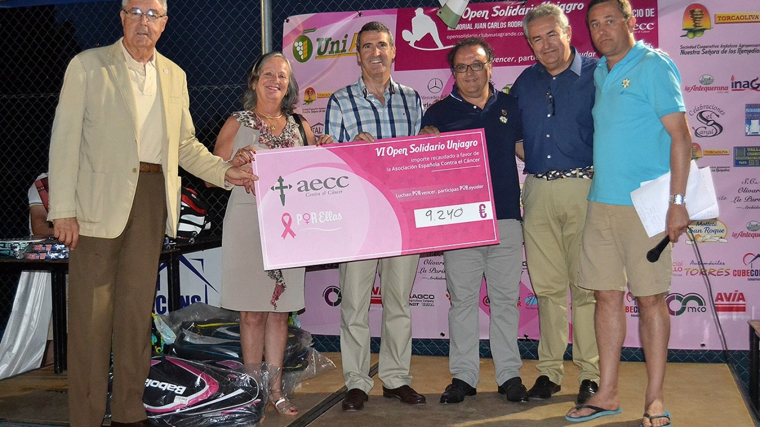 El VI Open Solidario consigue un equipo de tratamiento de 9.240€ para la AECC Antequera
