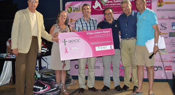 El VI Open Solidario consigue un equipo de tratamiento de 9.240€ para la AECC Antequera