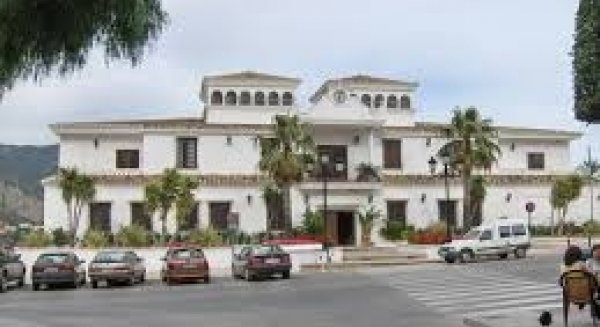 El PSOE vota a favor que el portavoz CSSPTT cobre 42.000 euros