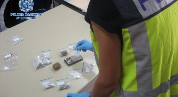Desmantelan un punto de venta de droga en un domicilio del distrito oeste de Málaga