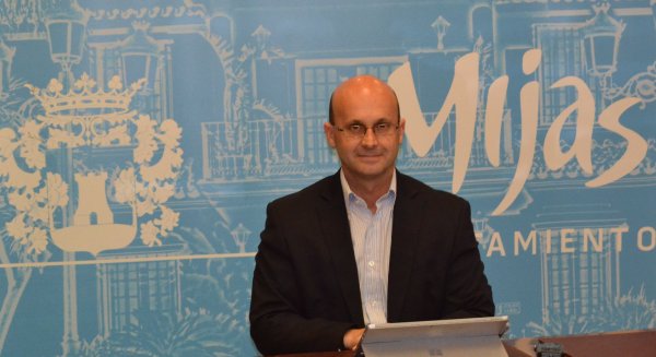 Mijas apuesta por un plan de choque para la señalización vertical y horizontal