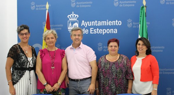 El Ayuntamiento de Estepona pone en marcha escuelas de verano en ocho colegios