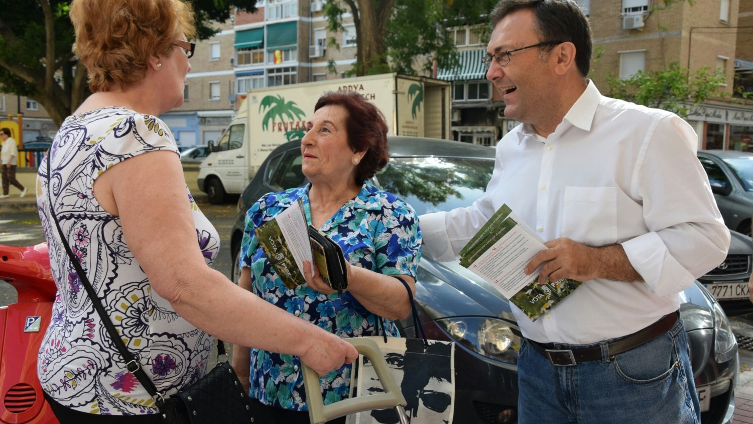 El PSOE pide a los socialistas de los barrios malagueños que acudan masivamente a las urnas
