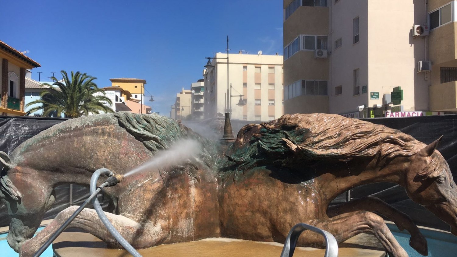 Fuengirola realza su patrimonio cultural con un plan especial de mejora estética en todas las esculturas