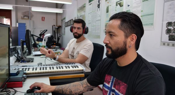 UMA.- Un prototipo de la universidad permitirá escuchar música a través del sentido del tacto