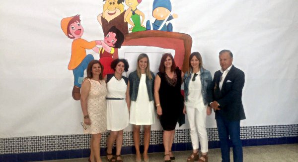 La delegada de Educación visita los proyectos educativos de dos colegios bilingües de Torrox