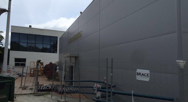 El Ayuntamiento de Estepona realiza remodelaciones en el edificio anexo al Palacio de Congresos