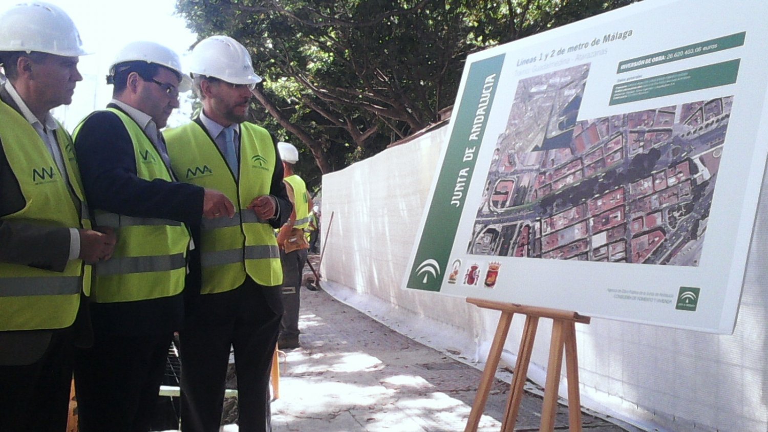 El consejero de Fomento y Vivienda visita las obras de las líneas 1 y 2 del metro Málaga