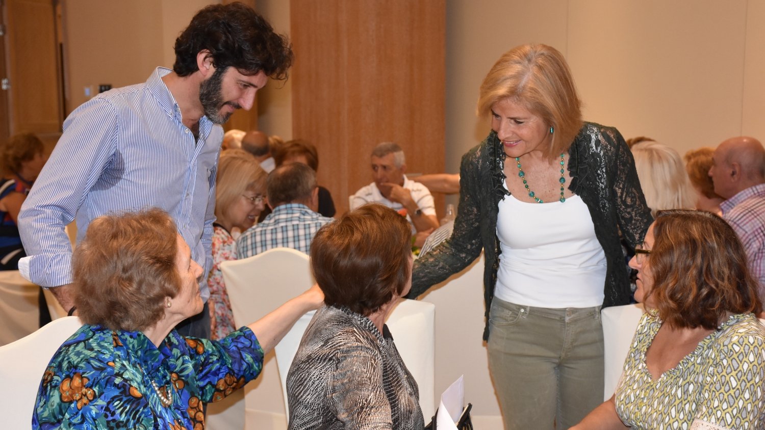 Oña se reúne con el colectivo de mayores para informarles de la Proposición no de Ley aprobada para crear una residencia pública