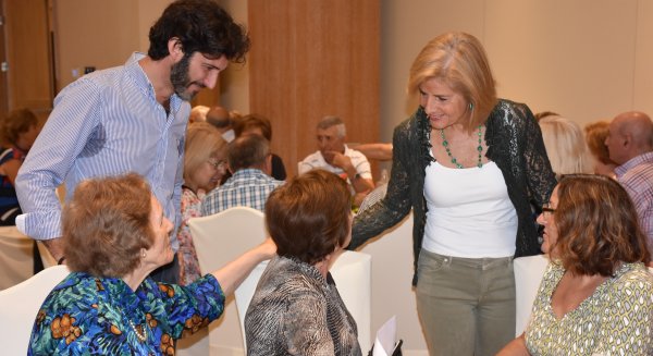 Oña se reúne con el colectivo de mayores para informarles de la Proposición no de Ley aprobada para crear una residencia pública