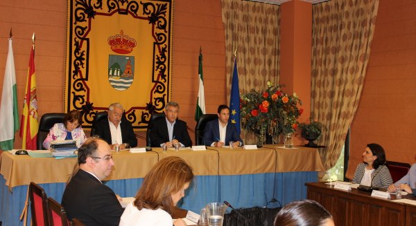 El pleno de Estepona aprueba el Plan Local de Emergencias para mejorar las intervenciones en caso de incendios forestales