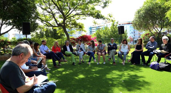 Inaugurado el Contenedor Cultural, un espacio para fomentar las iniciativas creativas del alumnado