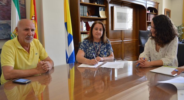 Los vecinos de Rincón depositan 16 toneladas de ropa usada en los contenedores de la ONG Humana durante el primer cuatrimestre